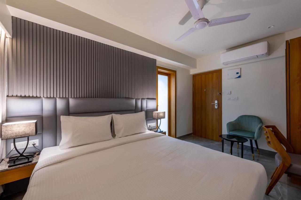 Hotel Nalanda Ahmedabad Buitenkant foto