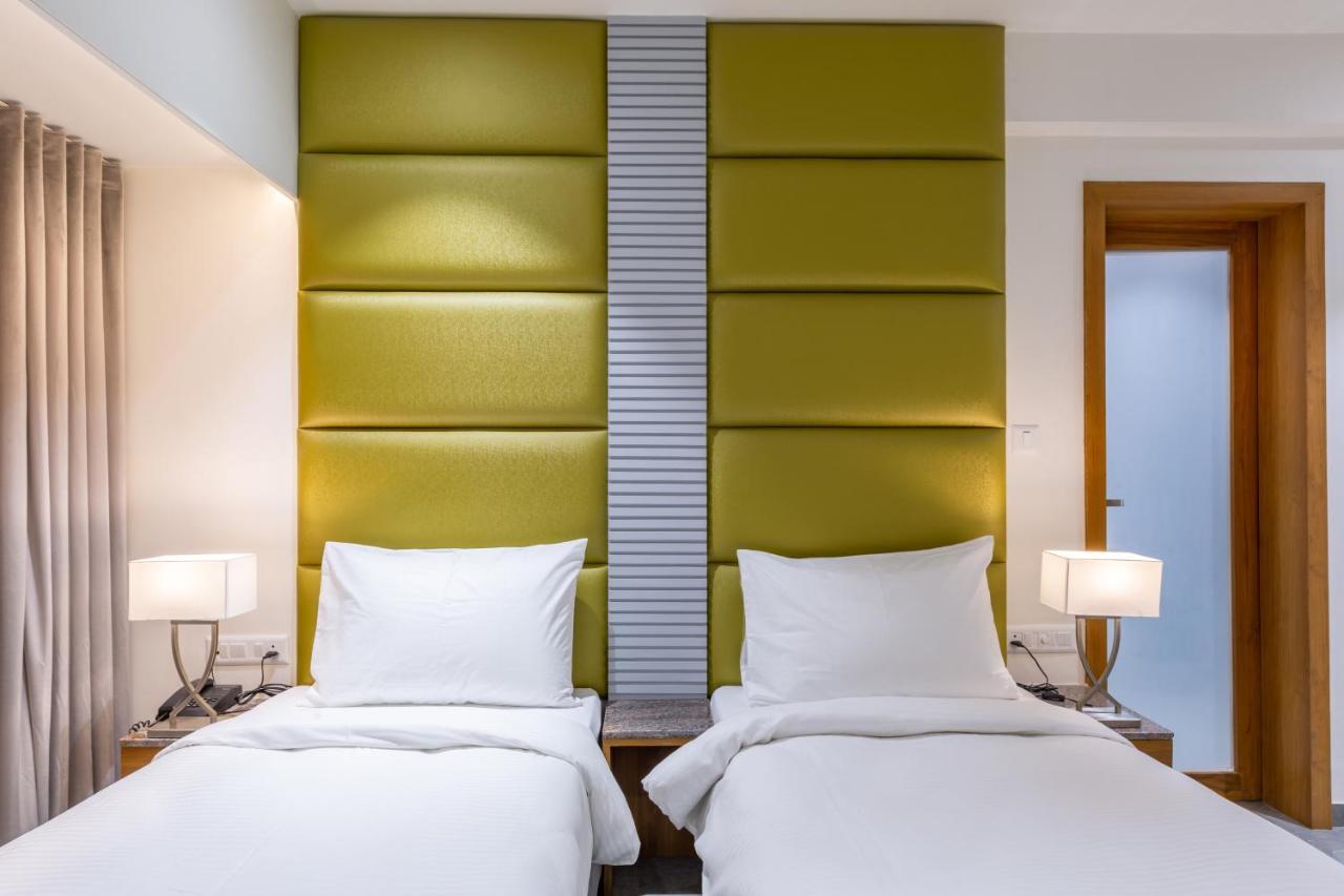 Hotel Nalanda Ahmedabad Buitenkant foto