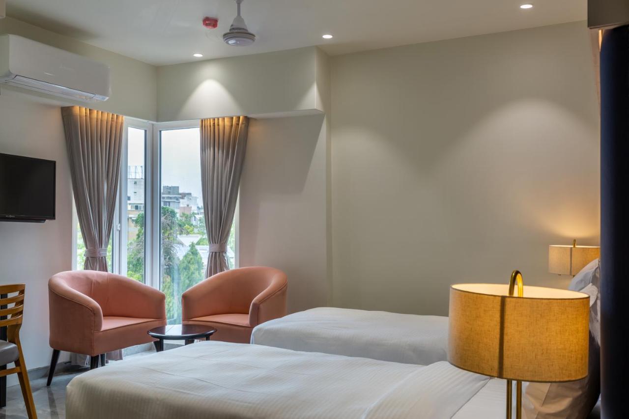 Hotel Nalanda Ahmedabad Buitenkant foto