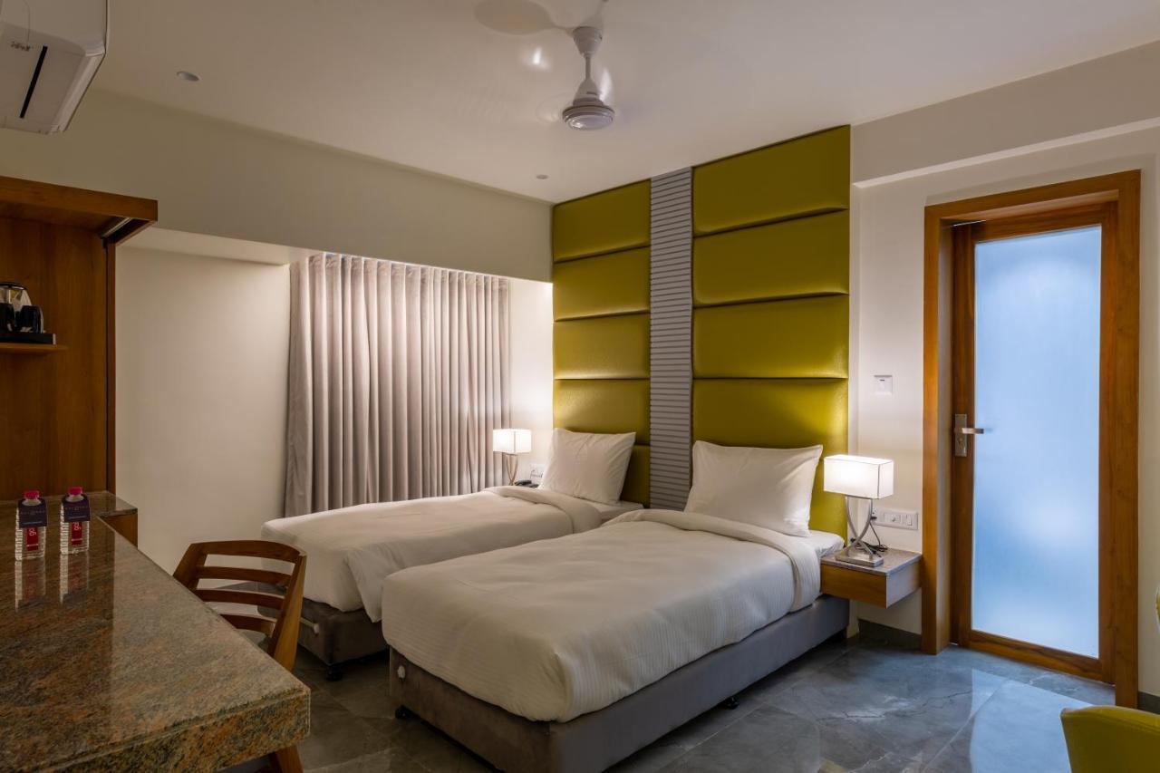 Hotel Nalanda Ahmedabad Buitenkant foto