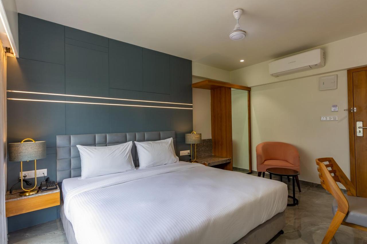 Hotel Nalanda Ahmedabad Buitenkant foto