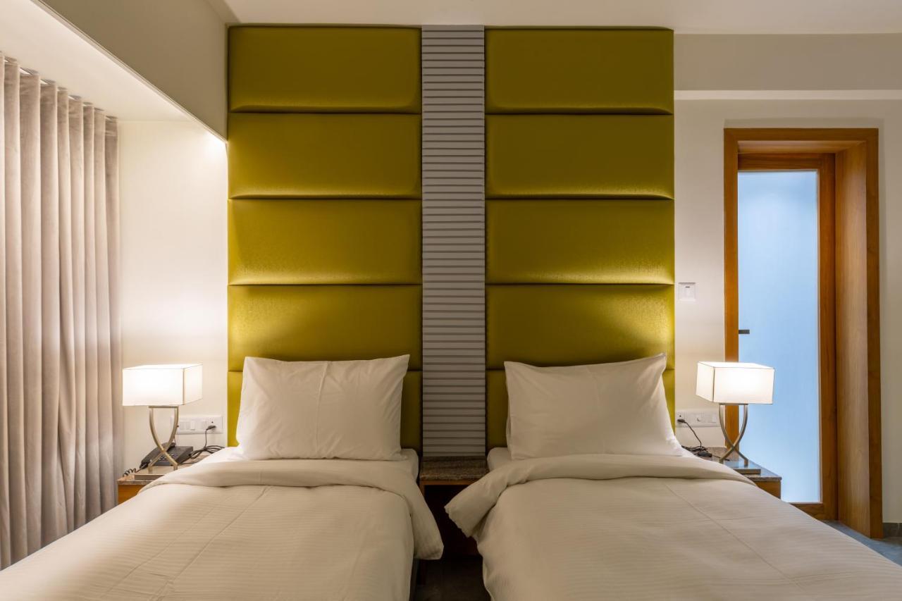 Hotel Nalanda Ahmedabad Buitenkant foto
