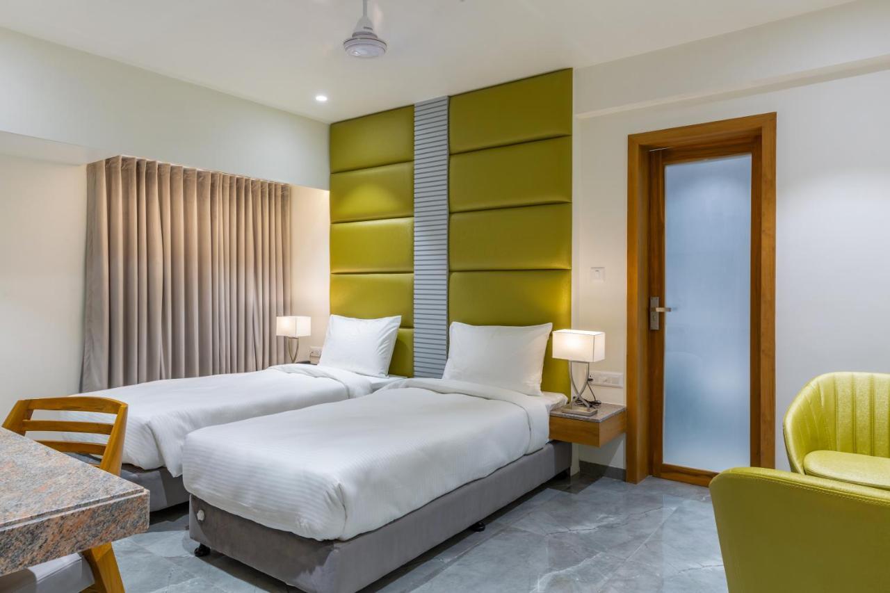 Hotel Nalanda Ahmedabad Buitenkant foto