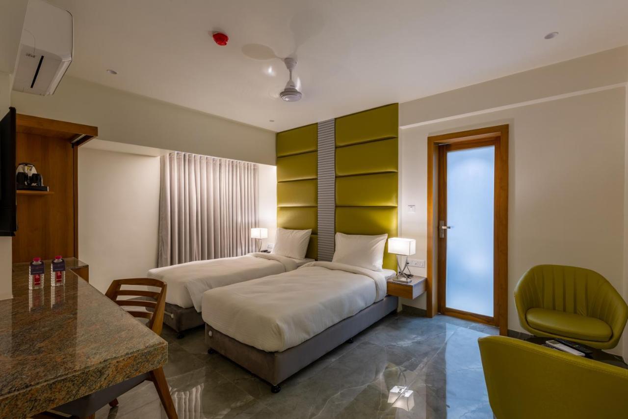 Hotel Nalanda Ahmedabad Buitenkant foto